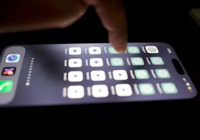 genai-powered google siri opinion digital assistant google assistant openai gemini chatgpt with video